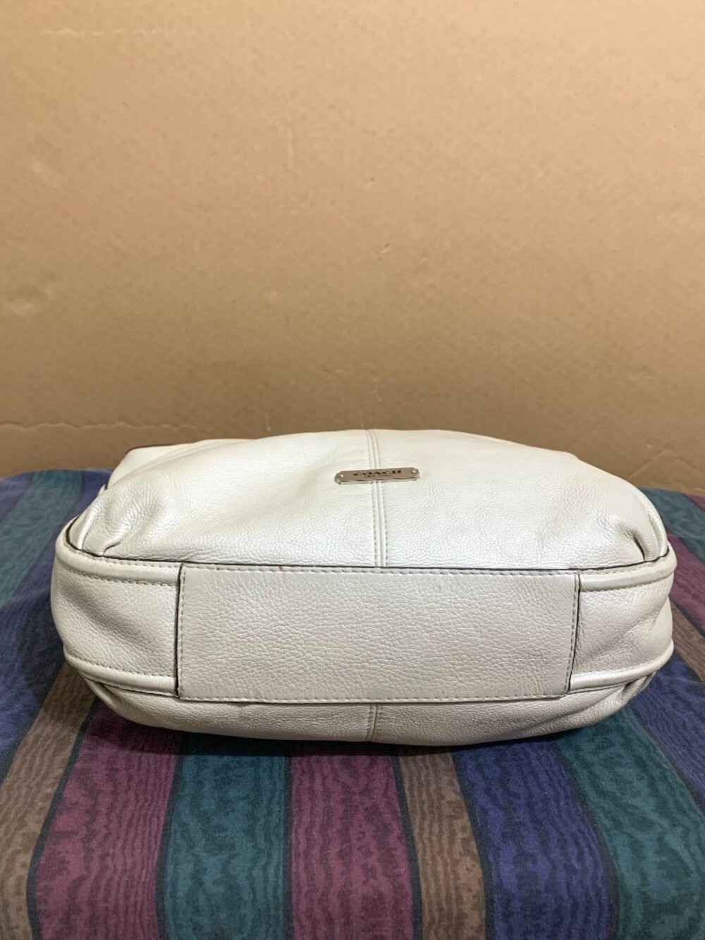 COACH White Pearlized Pebbled Leather AVERY Hobo F23960 - Picture 2 of 15